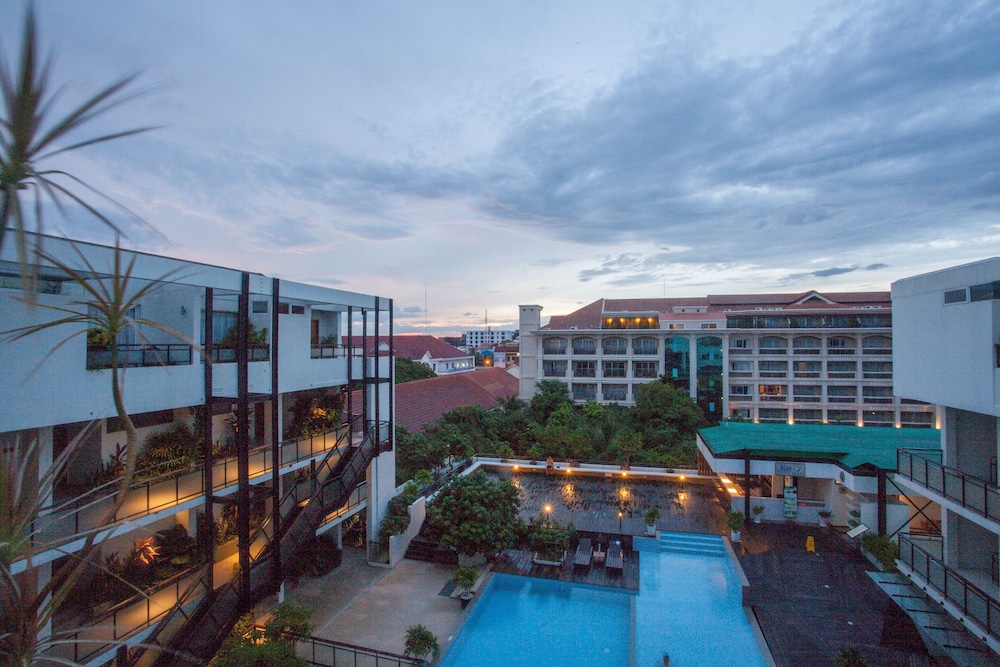 Somadevi Residence 69/71