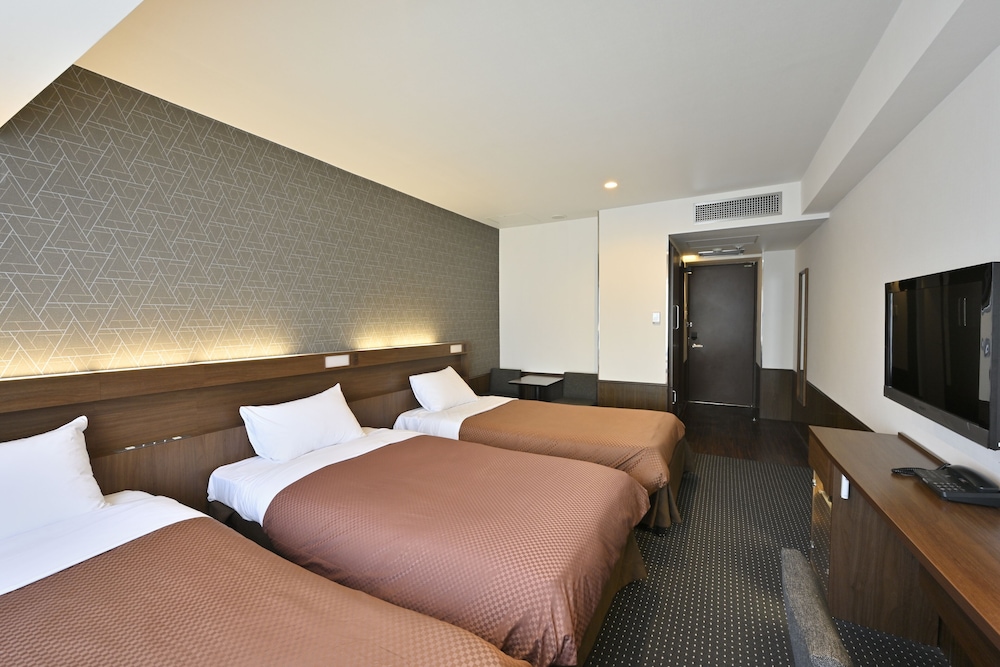 Sun Okinawa Hotel 8/50