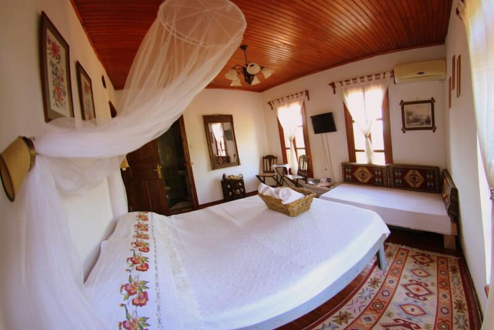 Salkim Konak Agac Evler 15/49