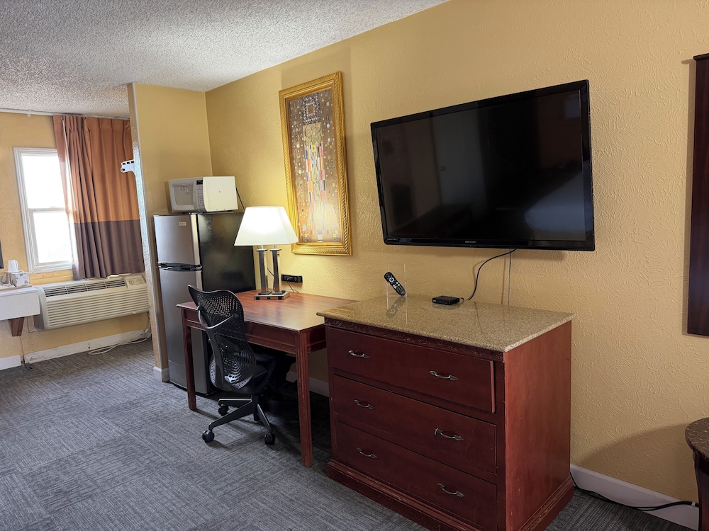Nendels Inn and Suites Dodge City Airport 29/35
