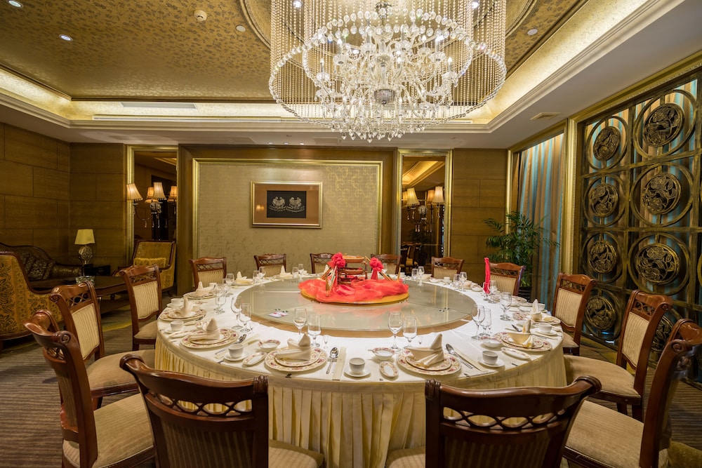 Sunshine Hotel Zhangjiajie 62/75