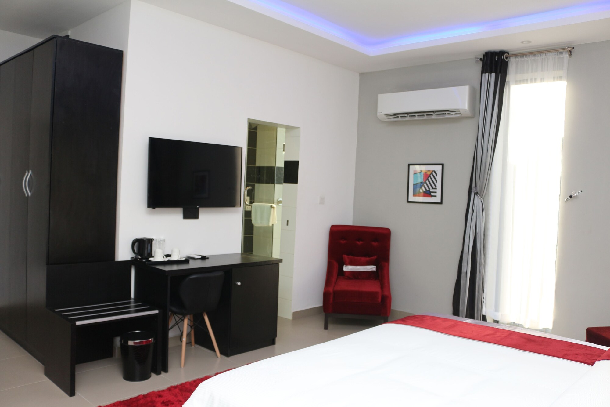 DELUXE, CITY VIEW, ACCESSIBLE