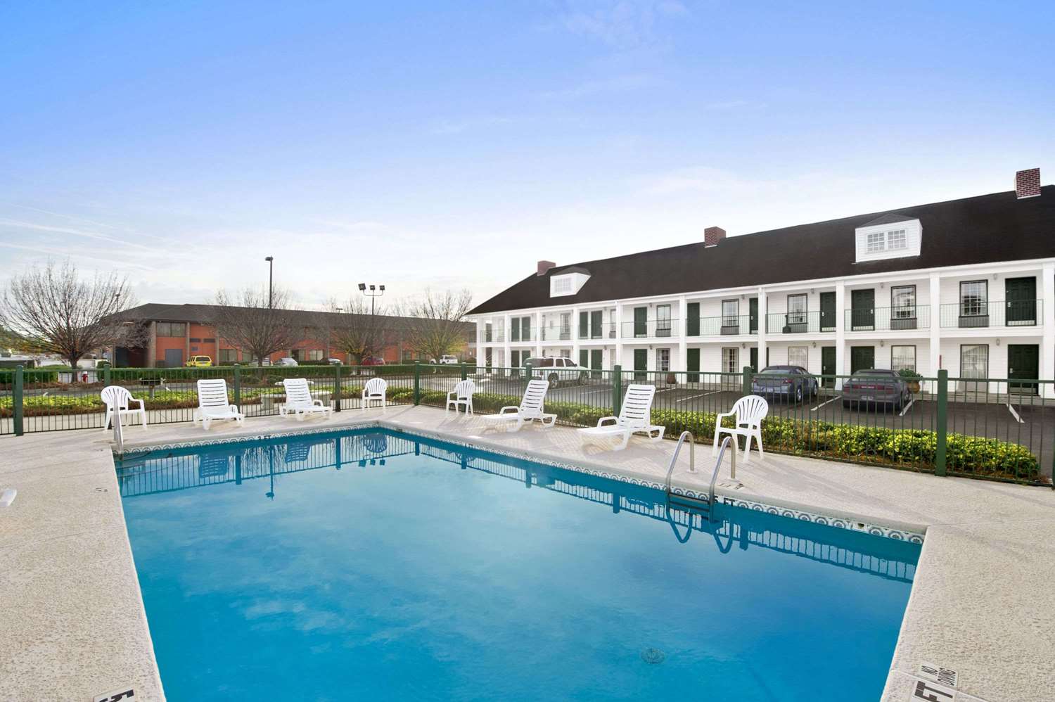 Baymont by Wyndham Warner Robins 58/63