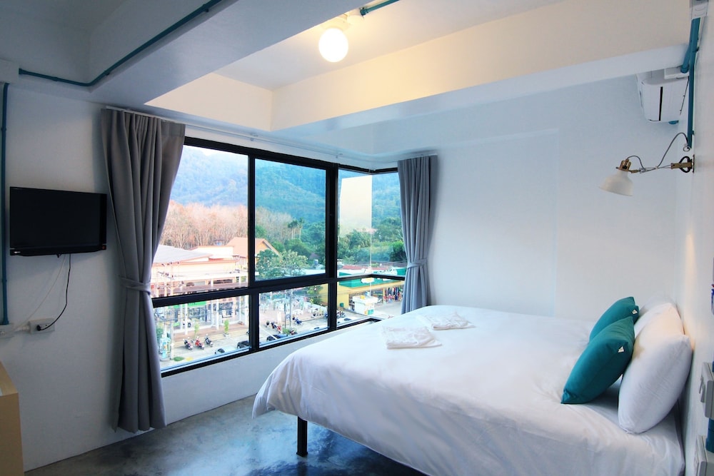 To Zleep Hotel Khaolak 2/26