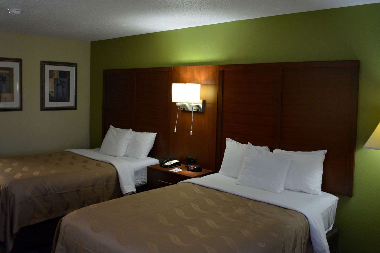 ROOM, 2 DOUBLE BEDS