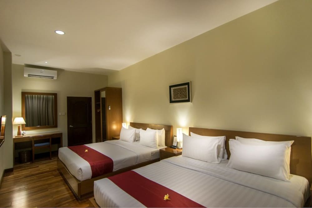 Seminyak Square Hotel 13/67