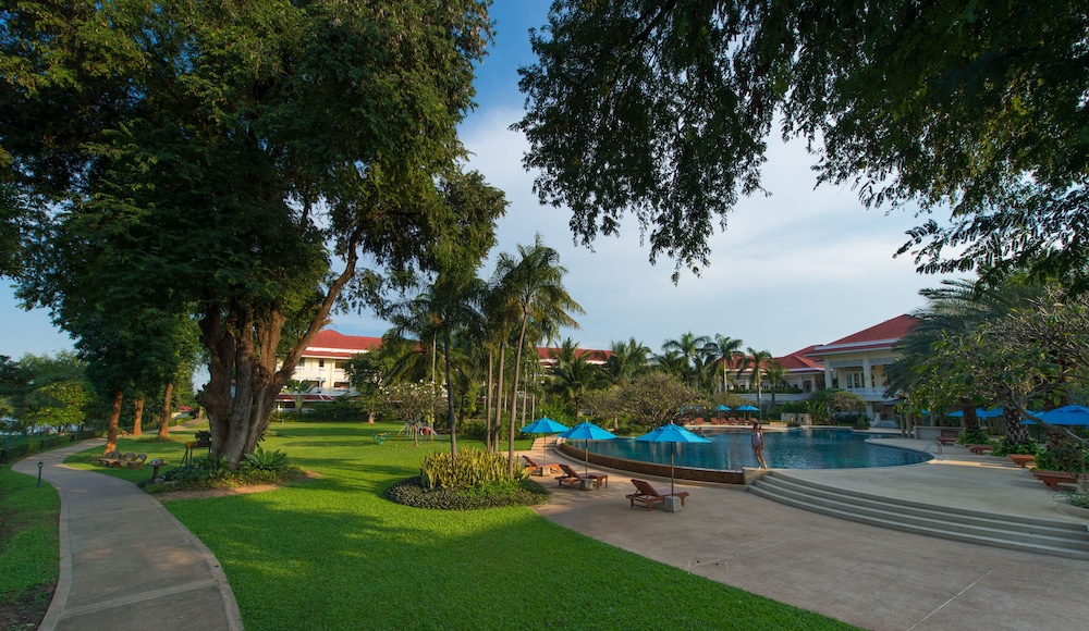 Dheva Mantra Resort 65/72