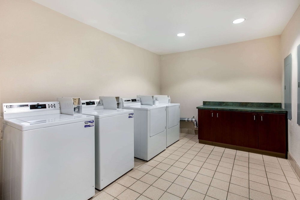 Fairfield Inn & Suites By Marriott Fresno River Park 11/54