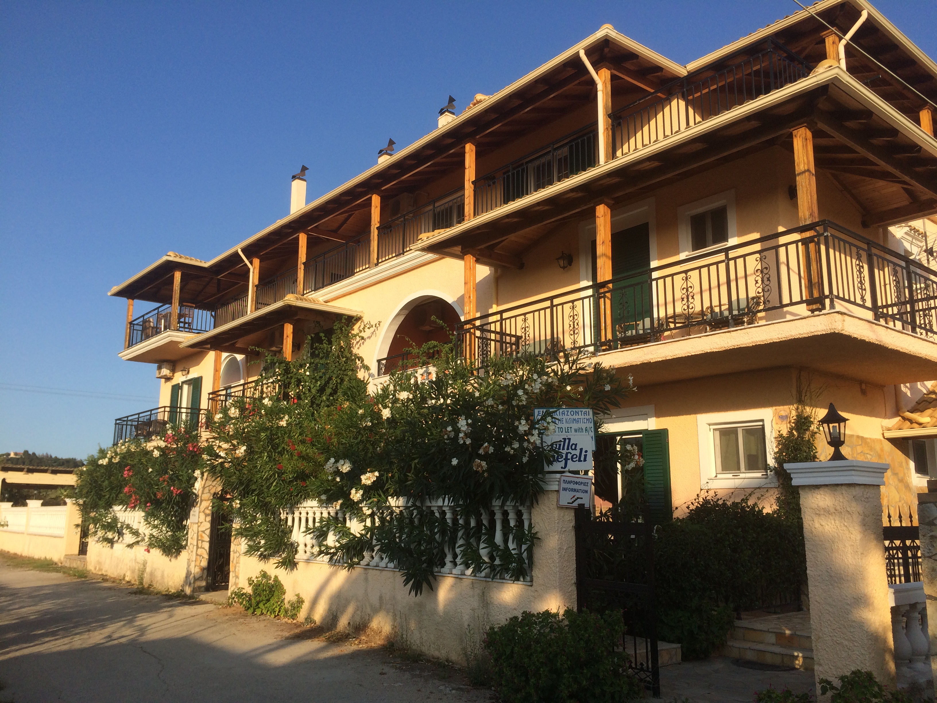 VILLA NEFELI 1/23