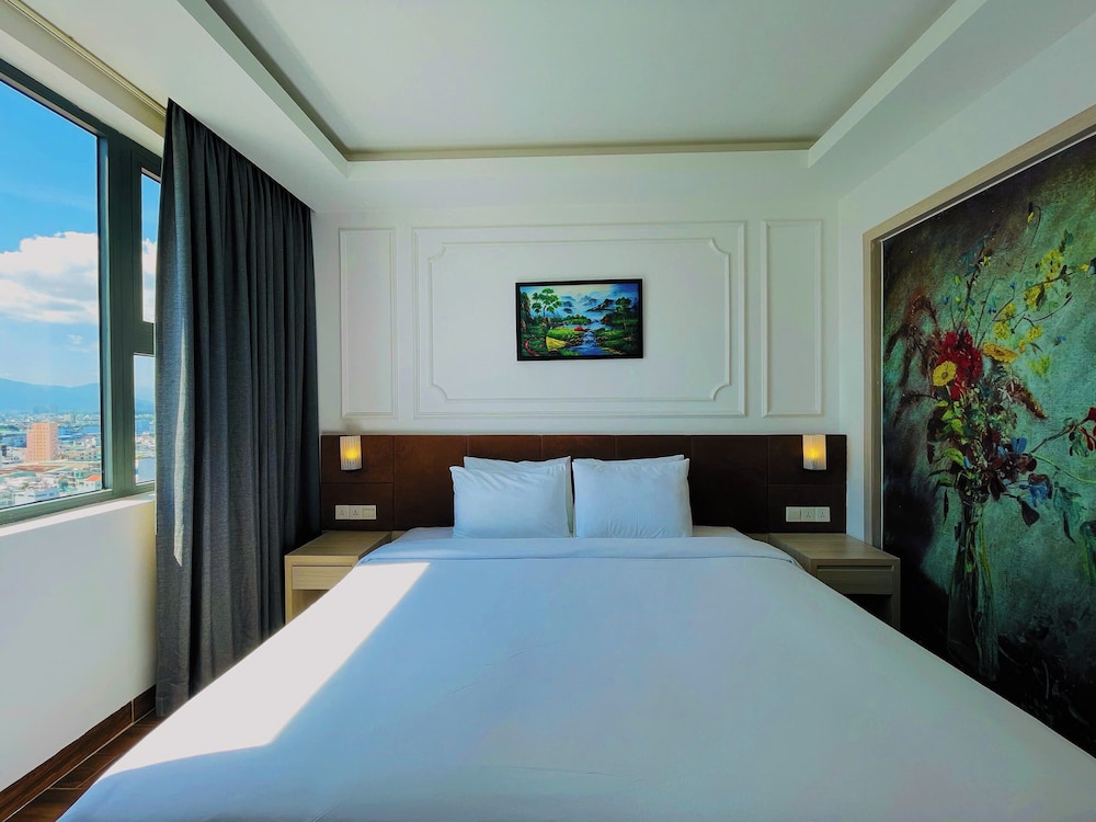 SUPERIOR, DOUBLE OR TWIN BED