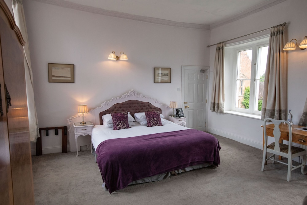 Grafton Manor 5/42