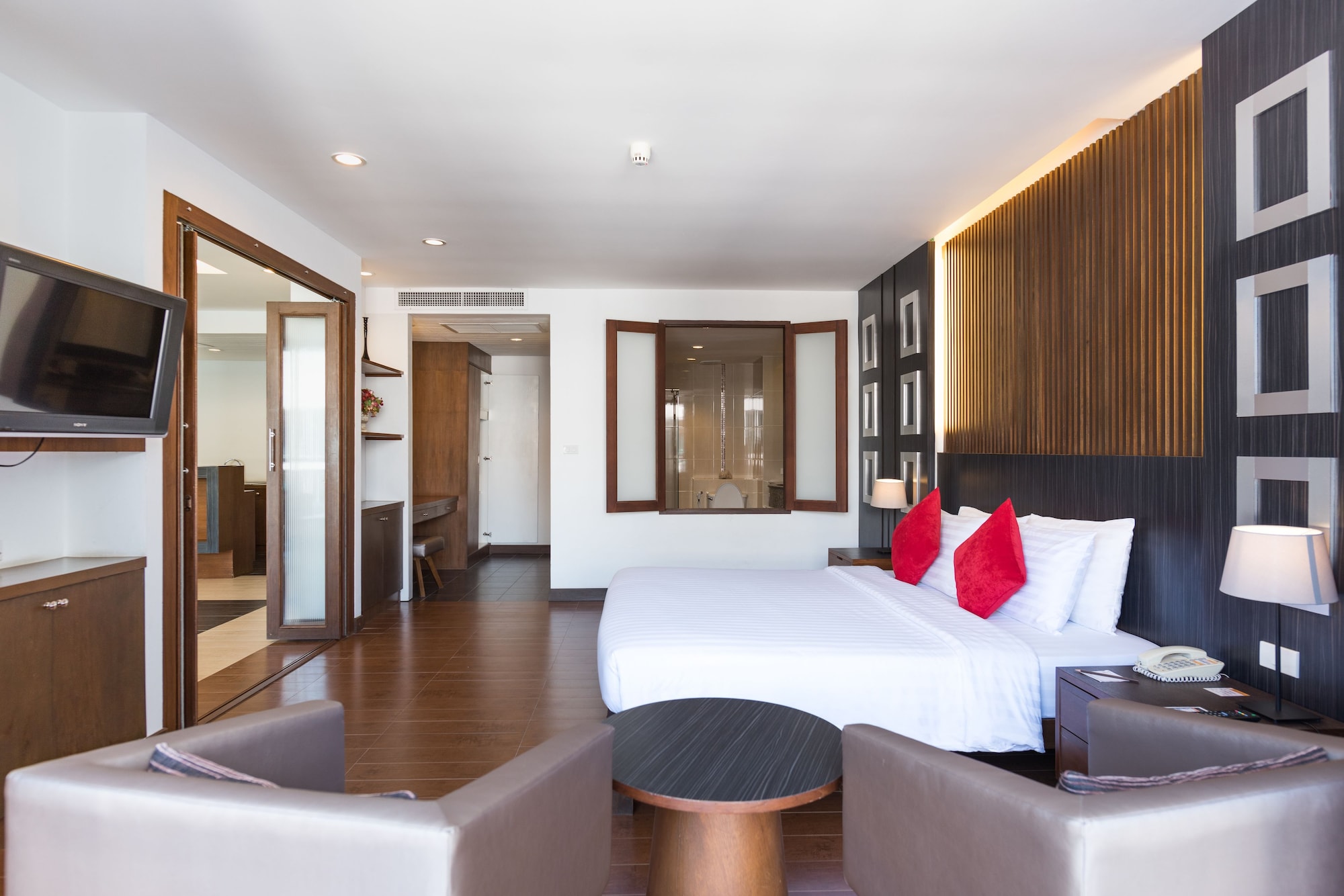 JUNIOR SUITE