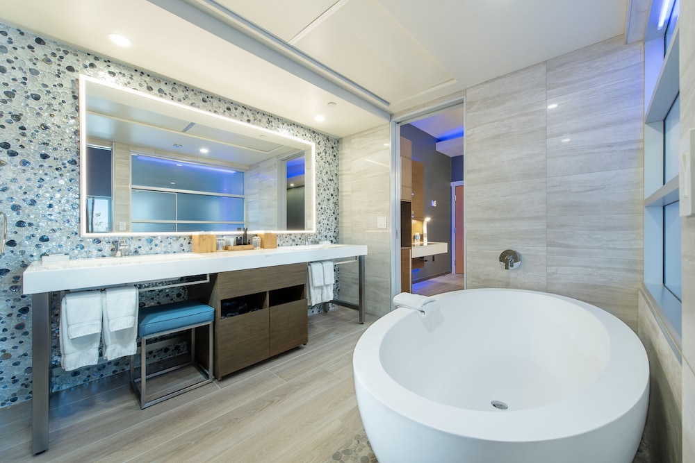 Shade Hotel Manhattan Beach 47/50