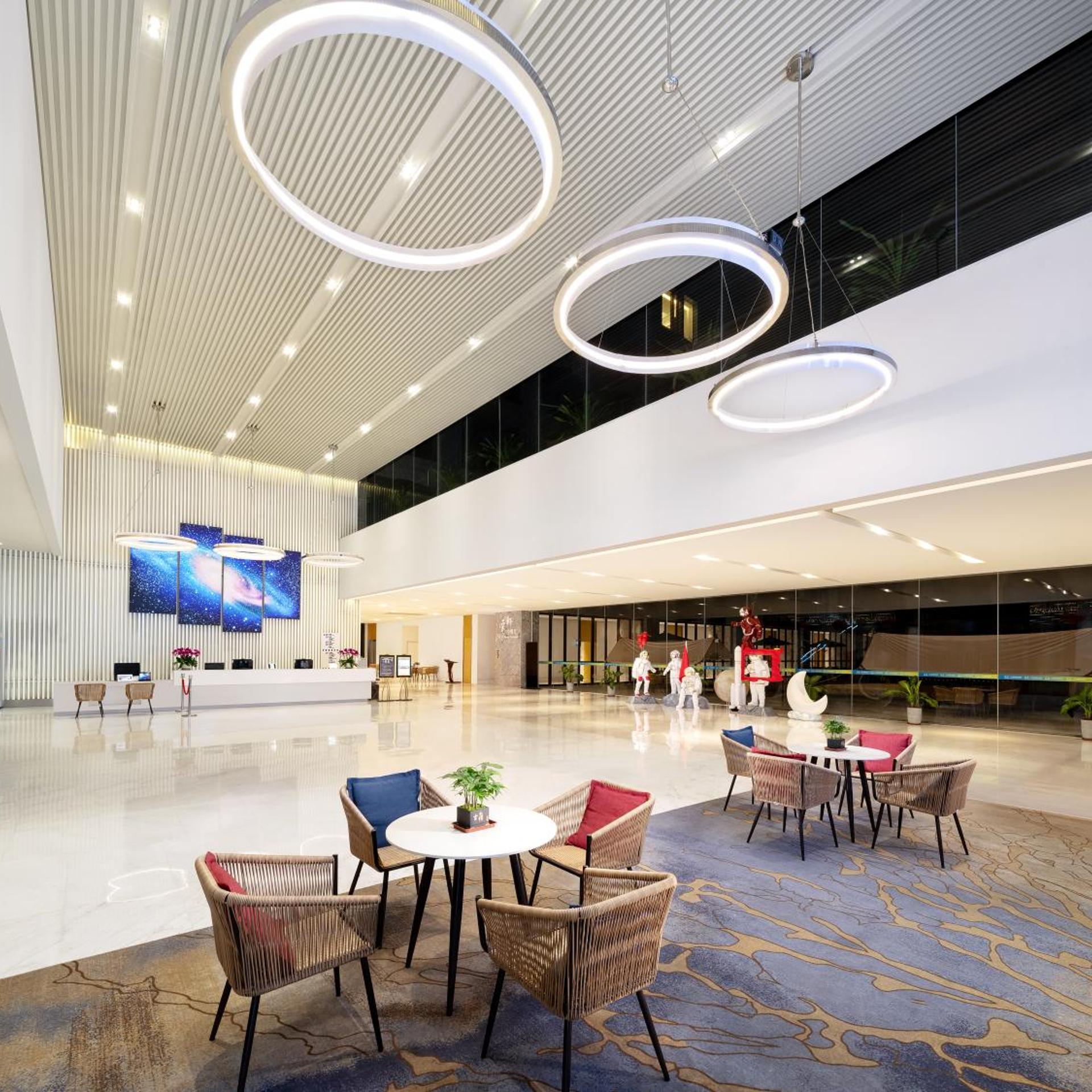 Sanya Phoenix Airport Hotel 64/86