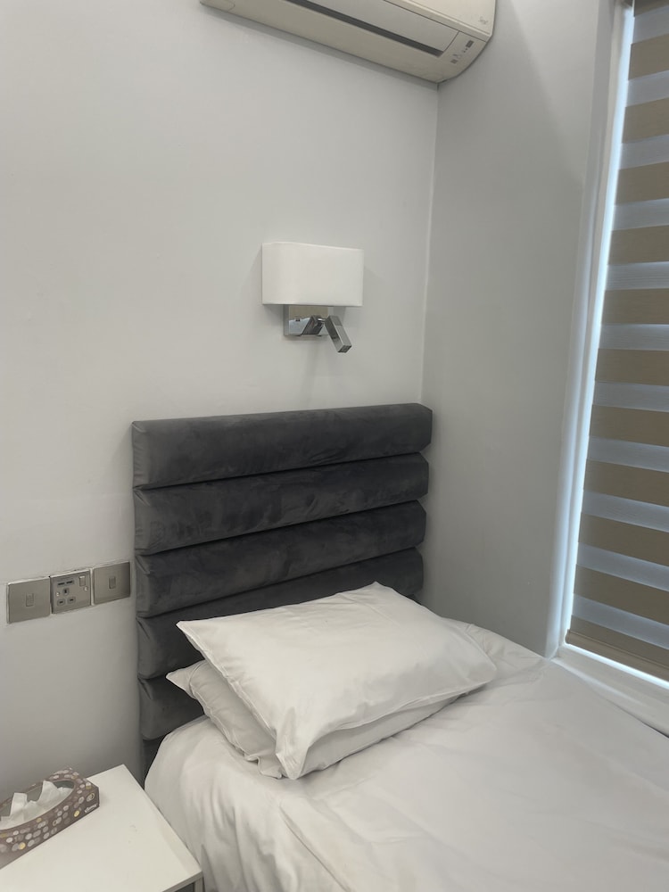 Park Avenue Hotel 32/61