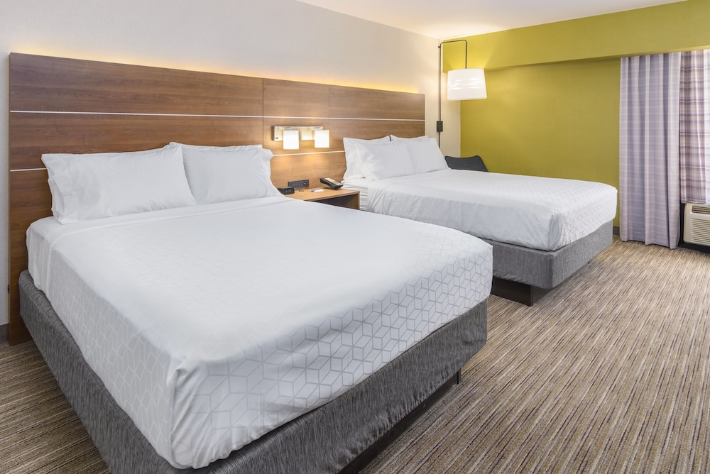 Holiday Inn Express Southington 14/61