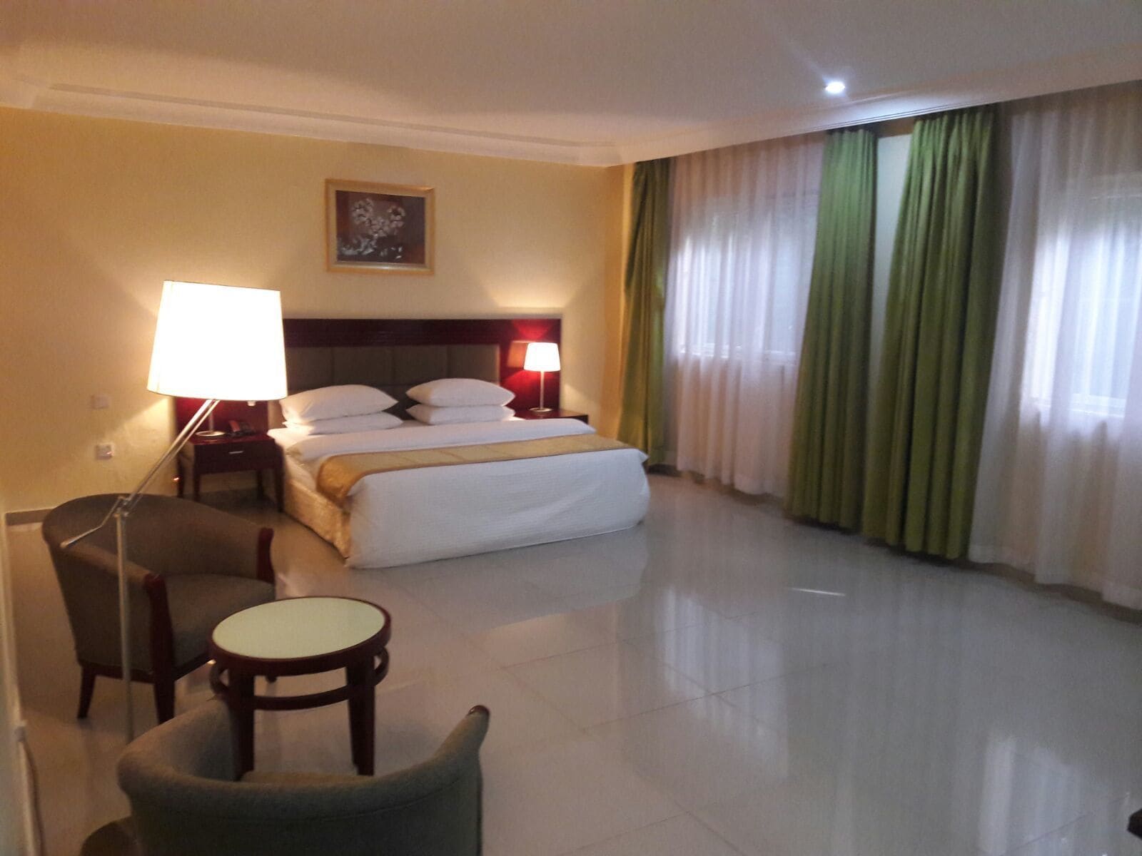 EXECUTIVE, SUITE