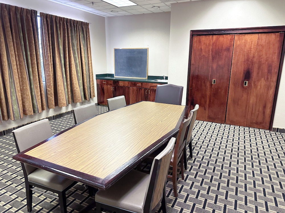 Quality Inn & Suites Fort Collins East 48/58