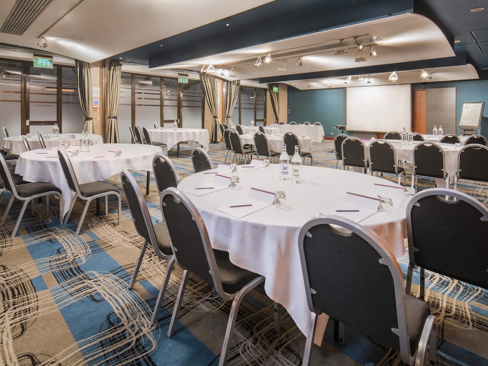 Mercure London Heathrow 59/68