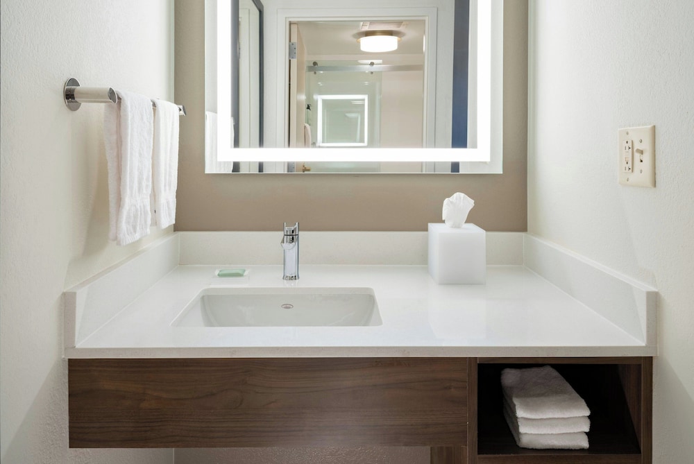 Springhill Suites by Marriott State College 62/63