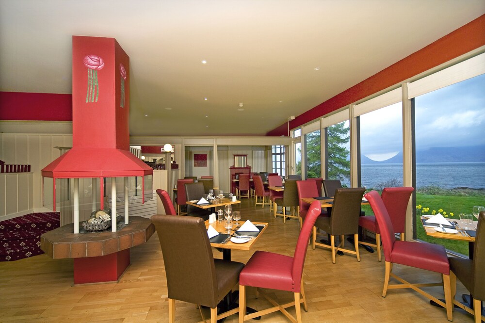 The Holly Tree Hotel 17/46