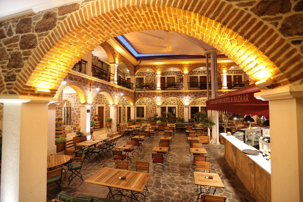 L'agora Old Town Hotel & Bazaar 28/35