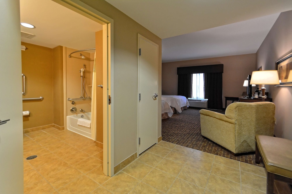 Hampton Inn Geneseo 17/54