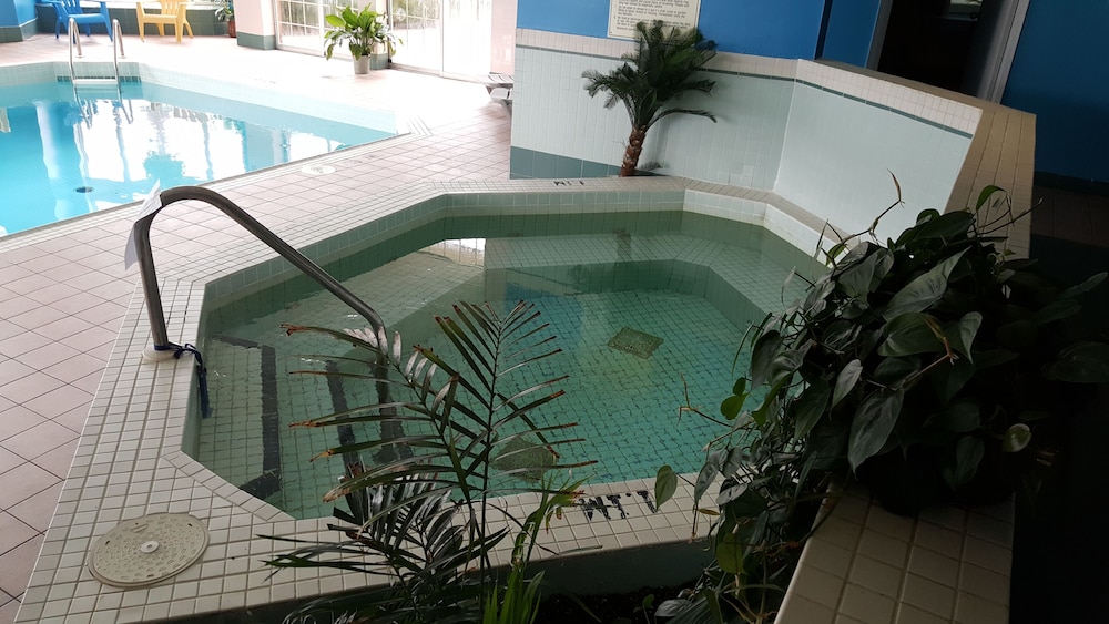 swimming pool spa
