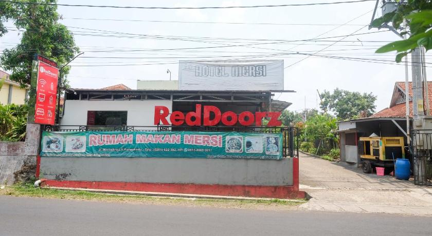RedDoorz near Kampus UMP Purwokerto 4/44