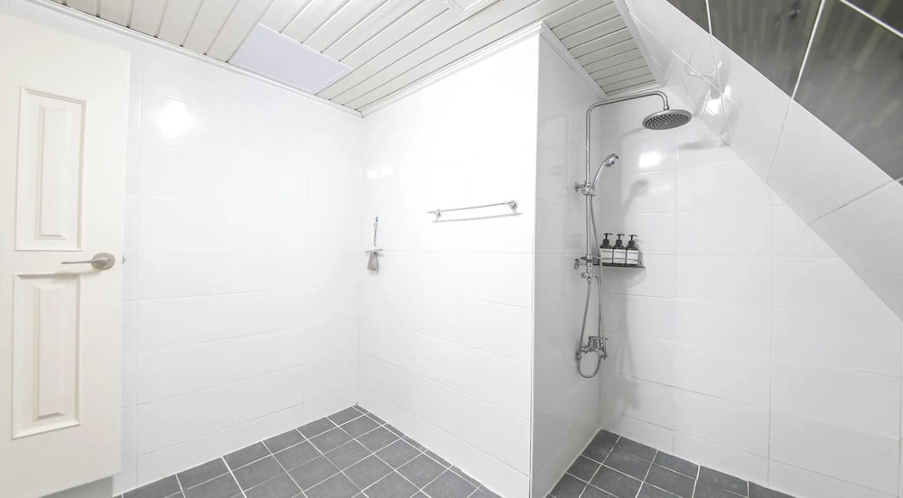 JEJU OAKRA HOTEL 67/70