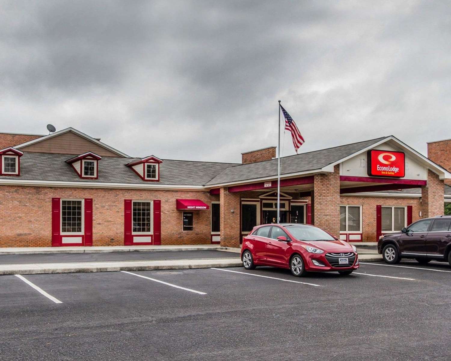 Econo Lodge Inn & Suites Enterprise, AL 27/33