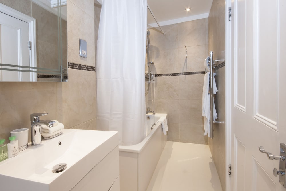 17 Hertford Street 36/42