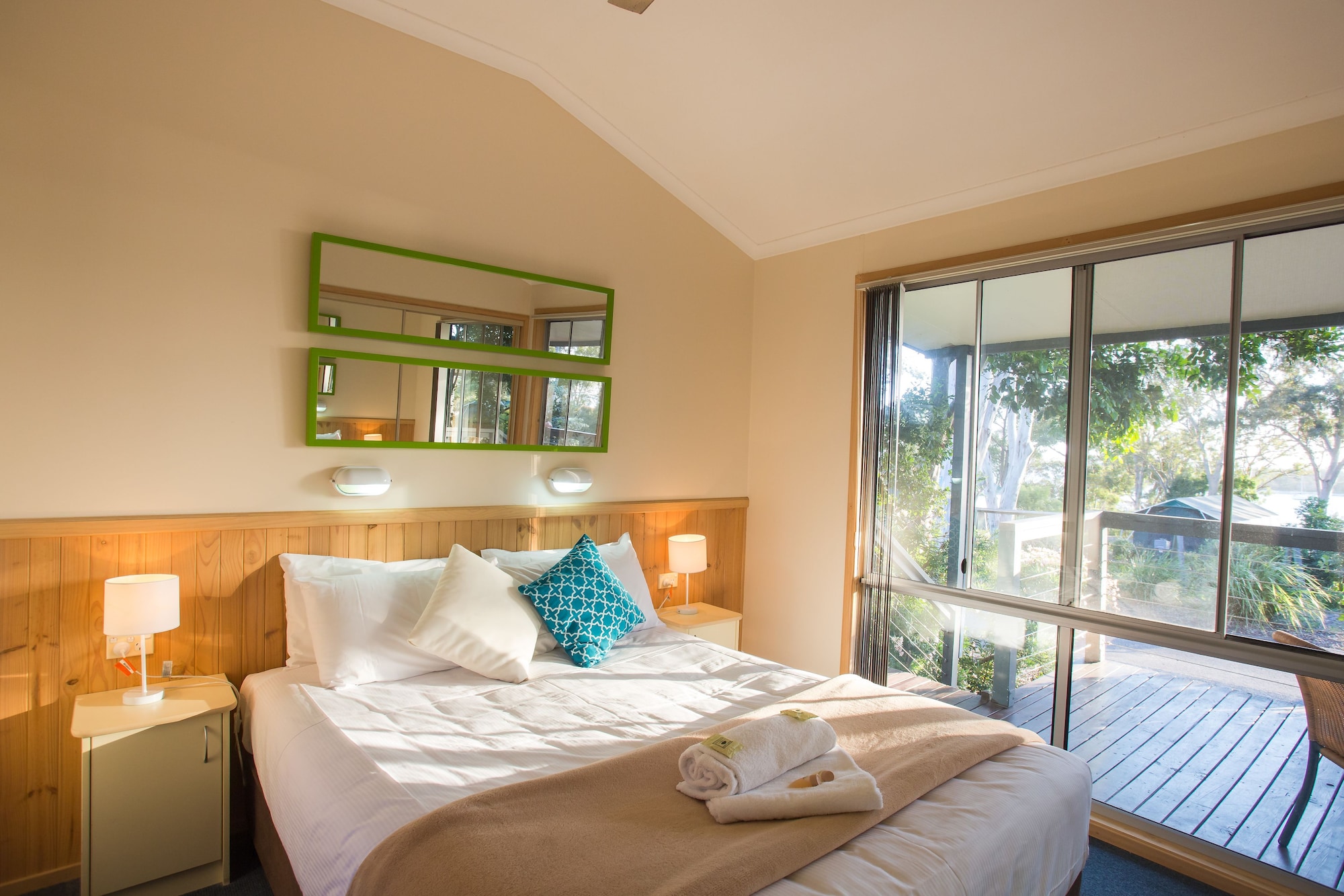 2 Bedrooms, Sunset Villa, 2 Queen Beds