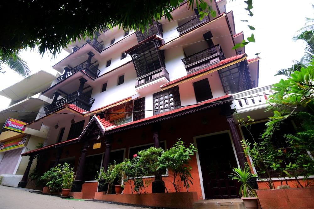 KOVALAM BEACH HOTEL 3/36