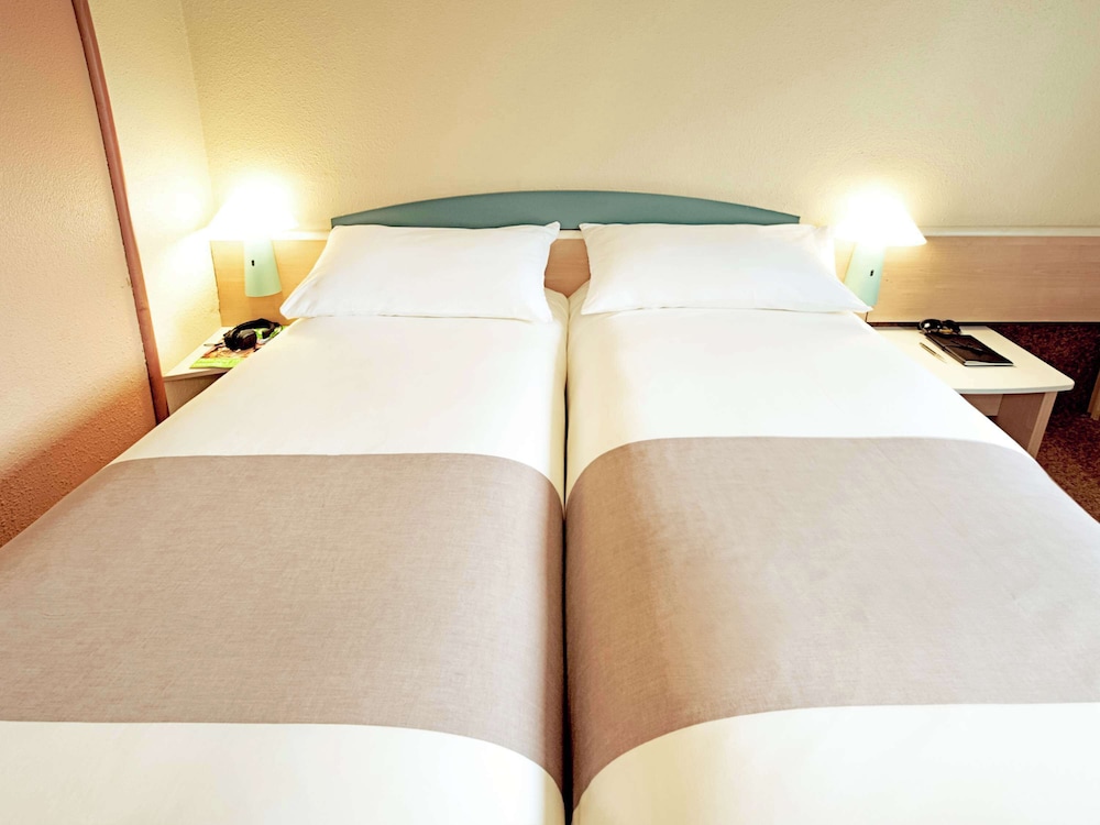 Ibis Chambery 24/36