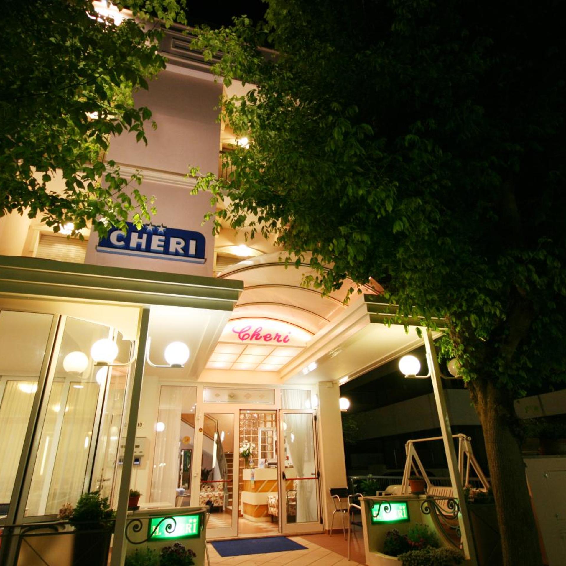 Hotel Cheri 1/48