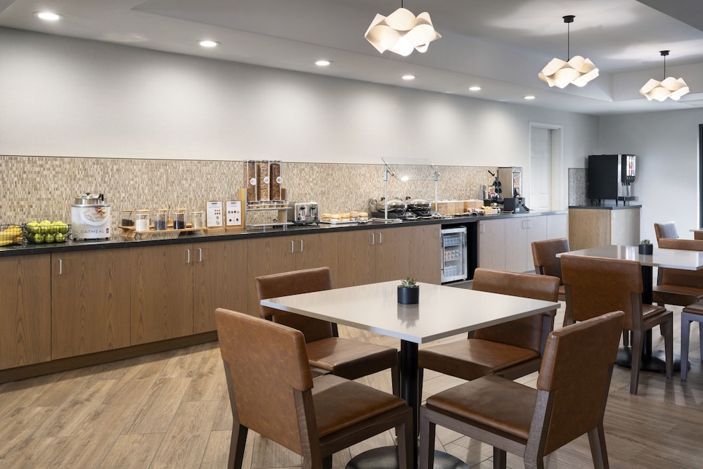 Fairfield Inn & Suites By Marriott Fresno River Park 39/54