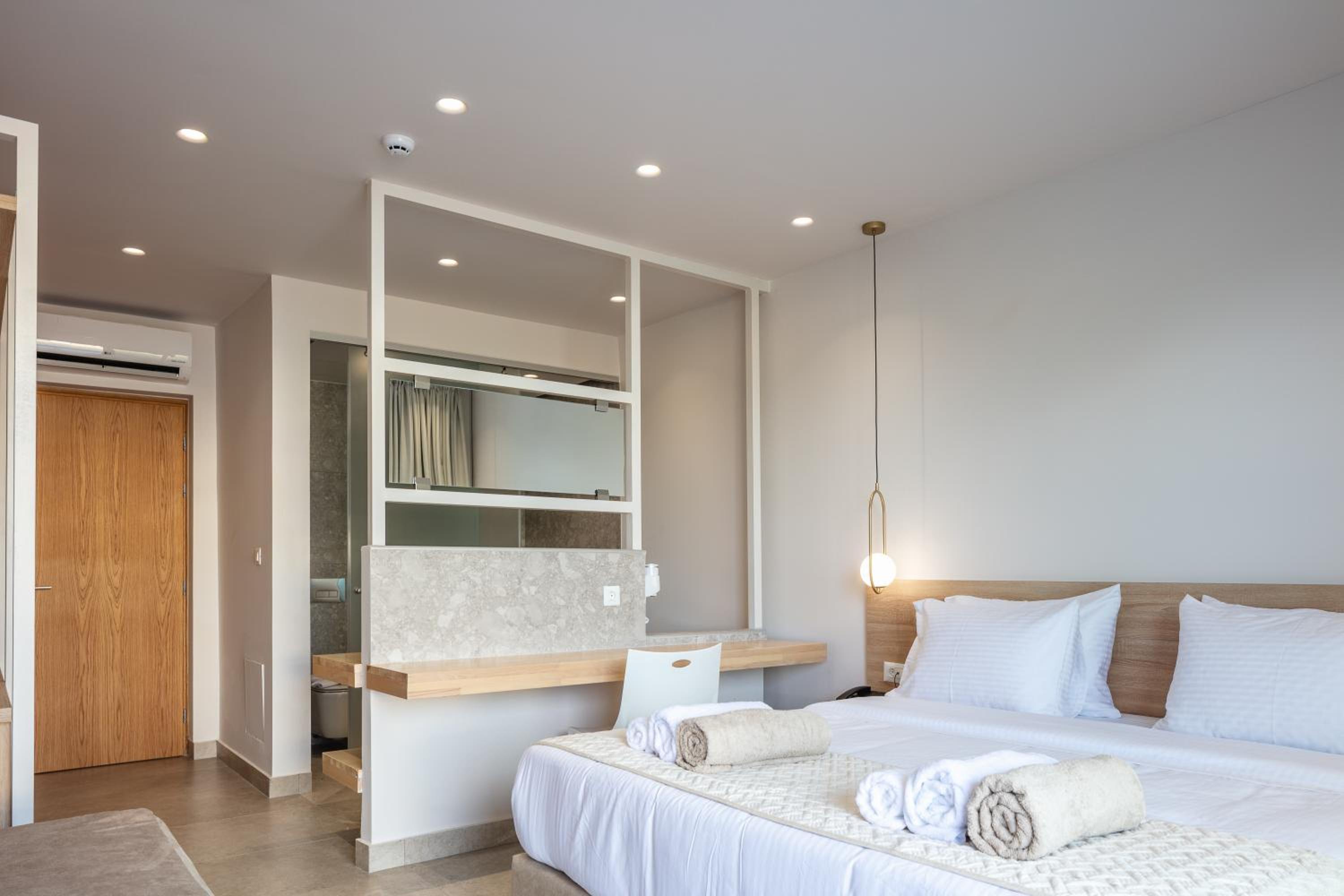 Superior, Double Bed, Shared Pool