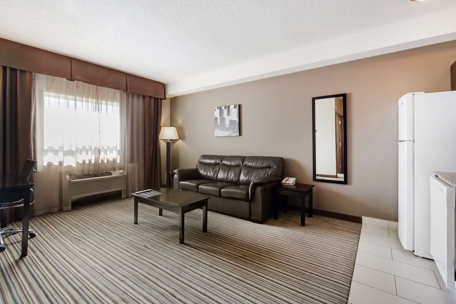 Best Western Plus Peace River Hotel and Suites 33/46