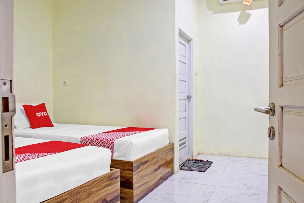 OYO 90112 Hotel Permata Inn 6/18