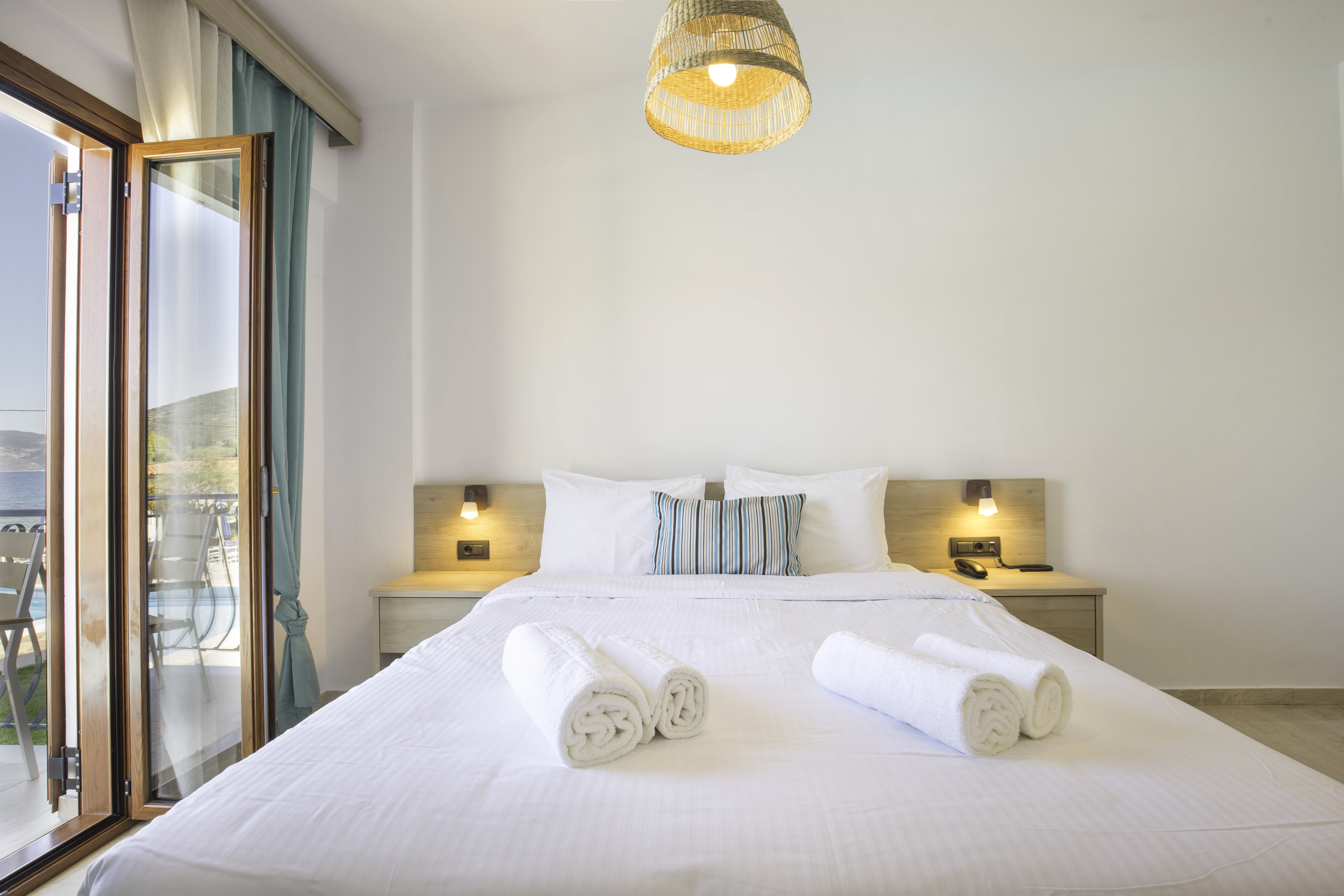 غرفة بسرير مزدوج أو سريرين منفصلين بإطلالة على البحر، Sami Beach Hotel 2/9