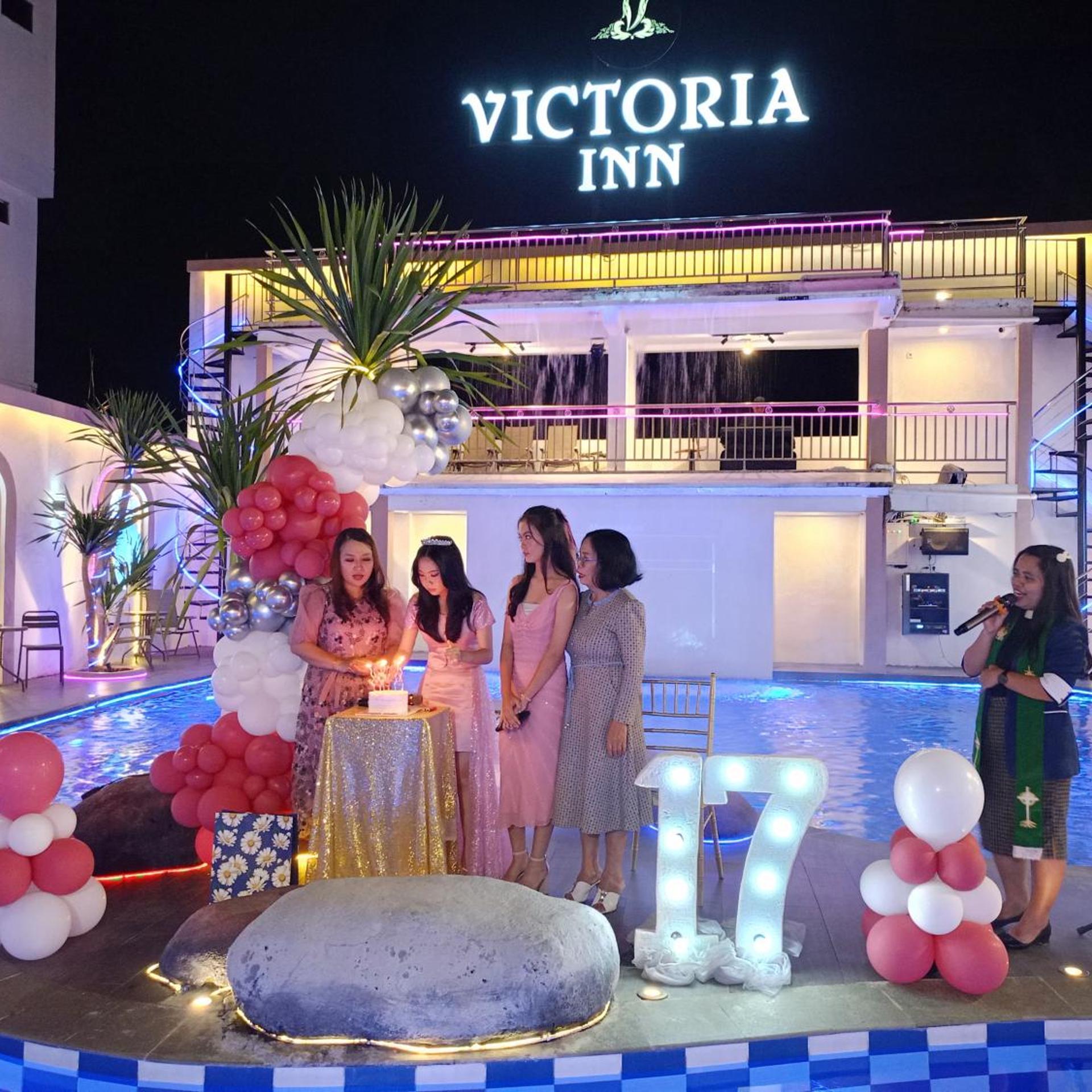 VICTORIA INN 11/50
