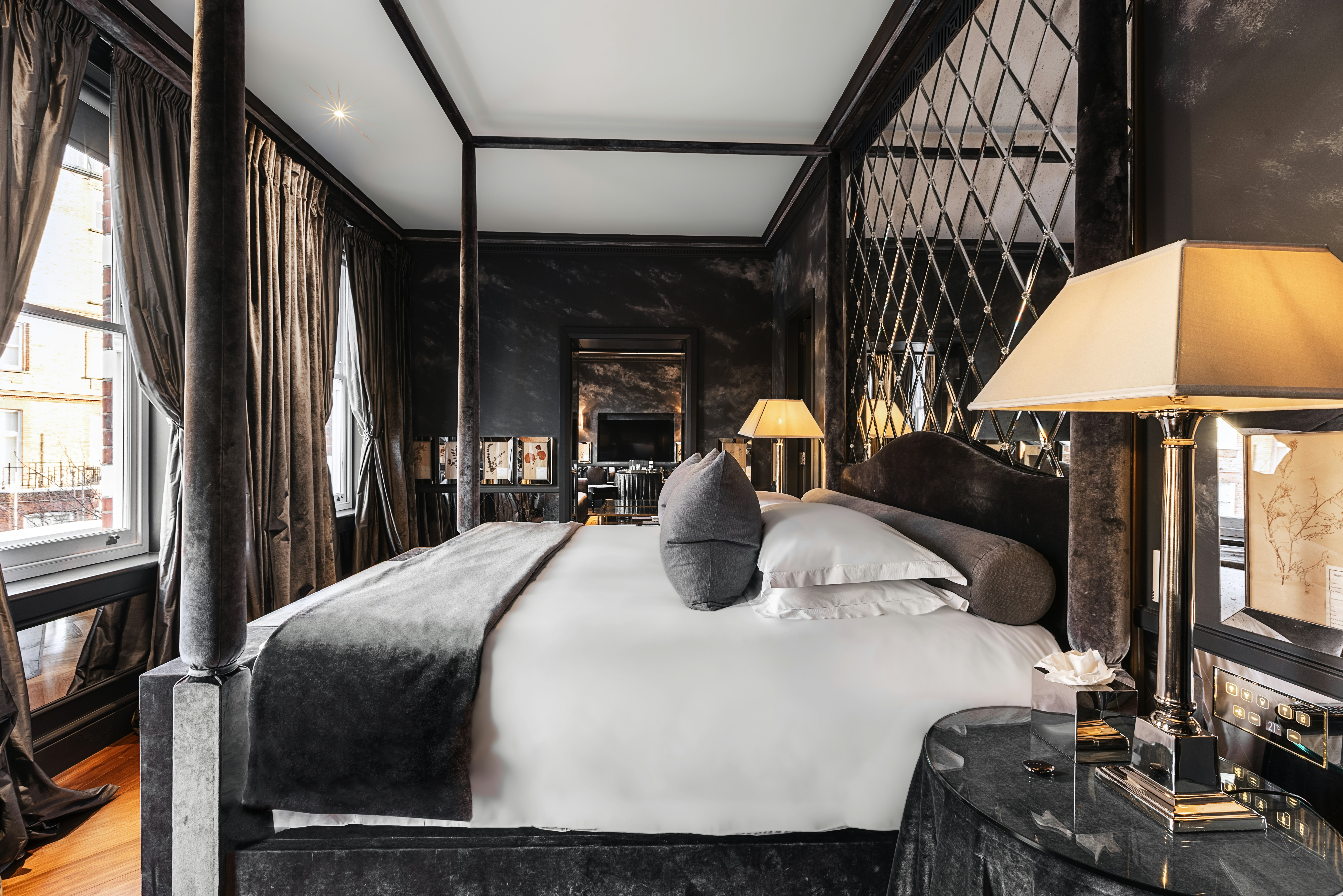 PRESIDENTIAL, SUITE