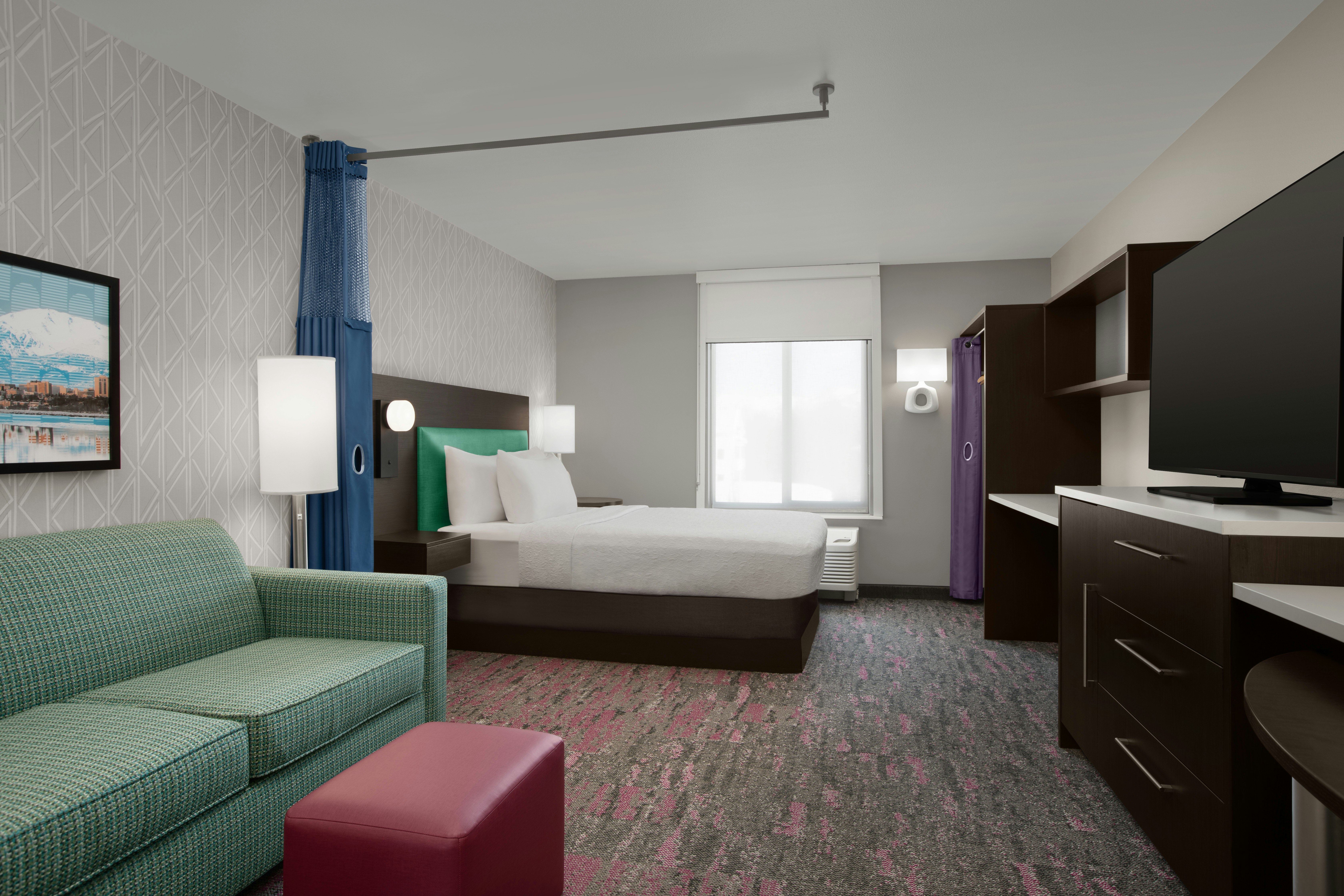 Studio, Queen Bed
