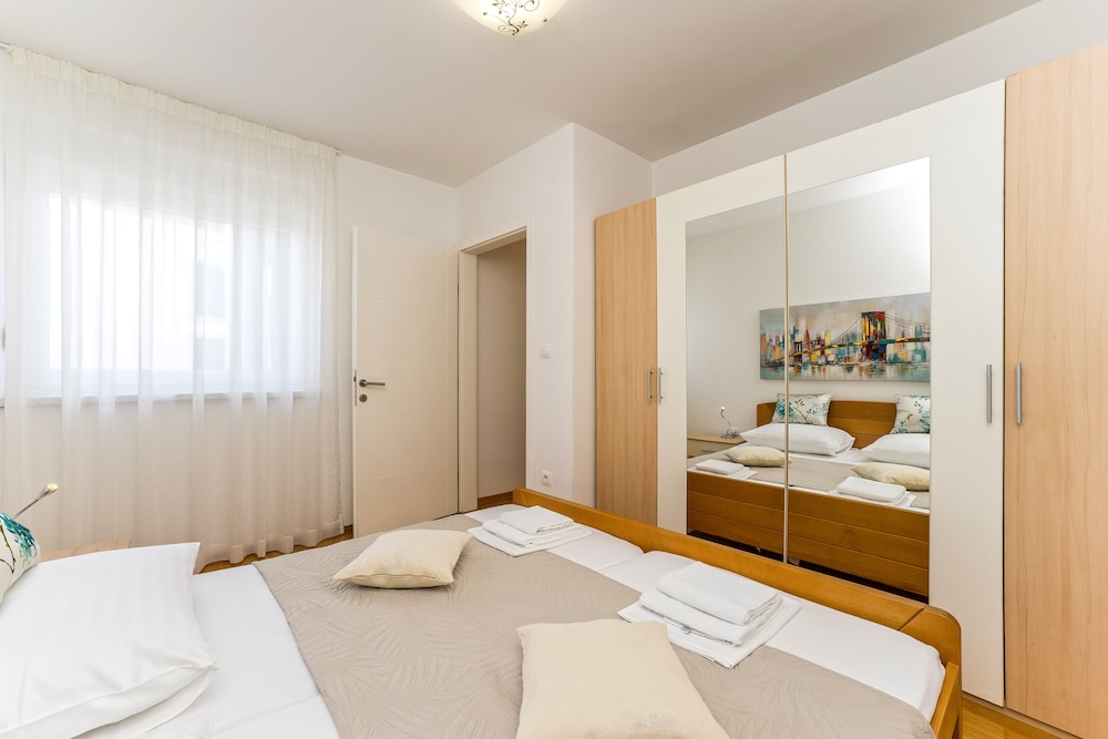Summer Breeze Apartments 15/45
