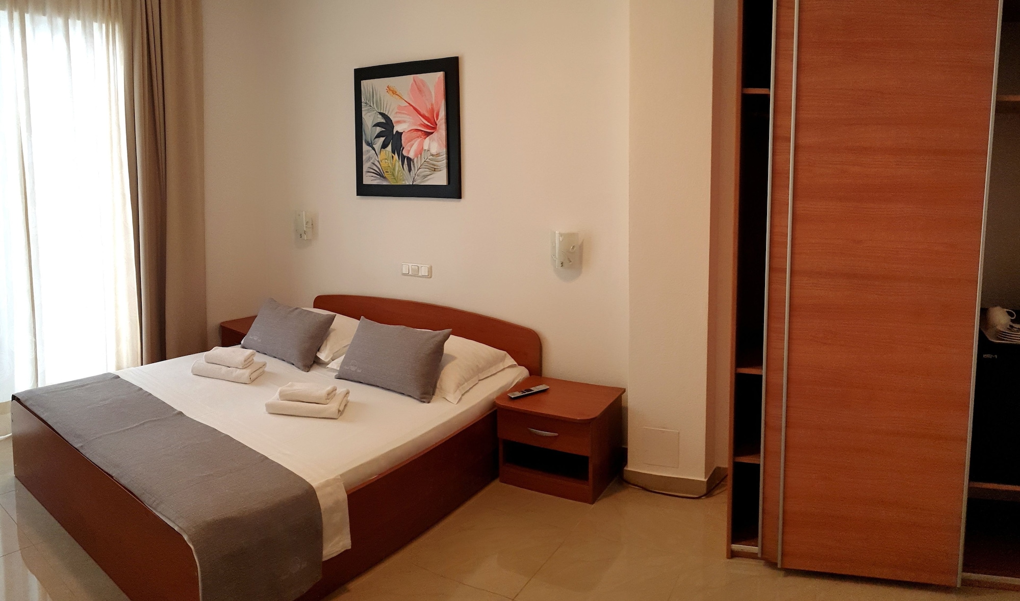 ROOM, QUADRUPLE, BALCONY