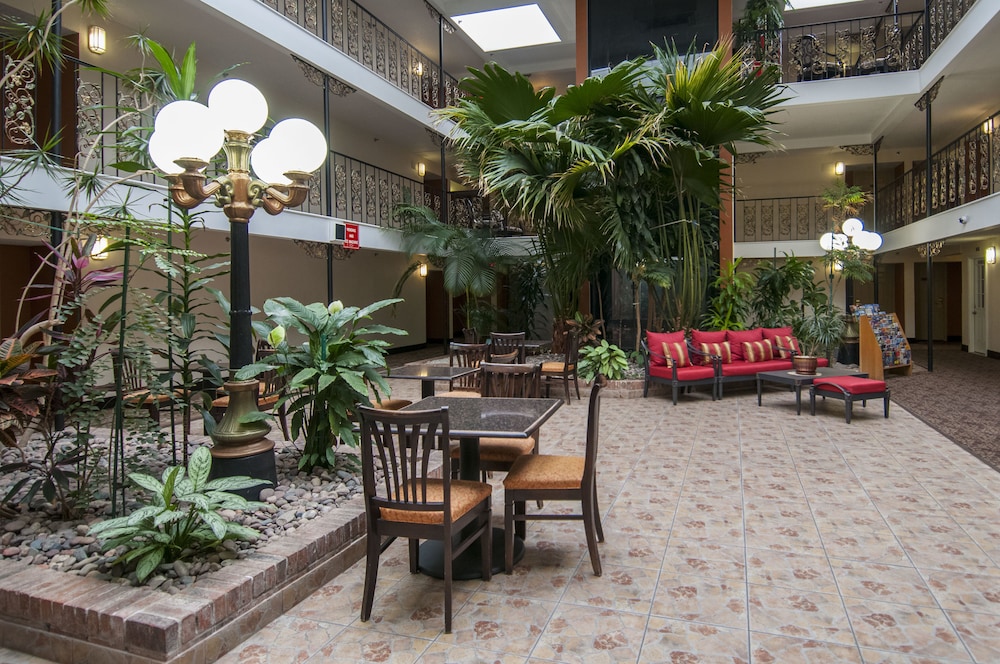 Governors Suites Hotel 34/47