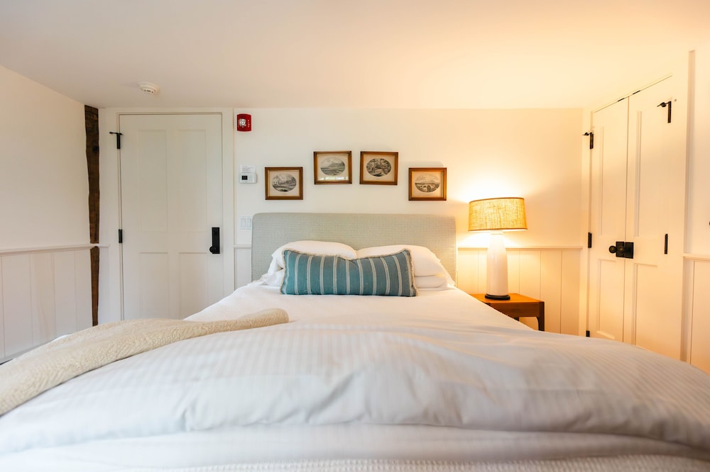 Hill Farm Inn 5/50