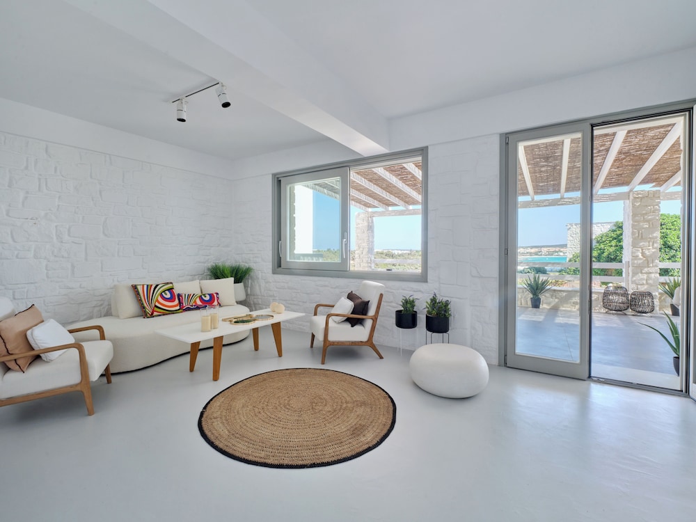 Empire Luxury Villas 28/48