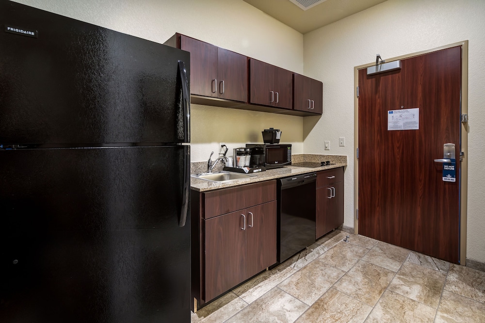 Cobblestone Hotel and Suites Torrington 3/37